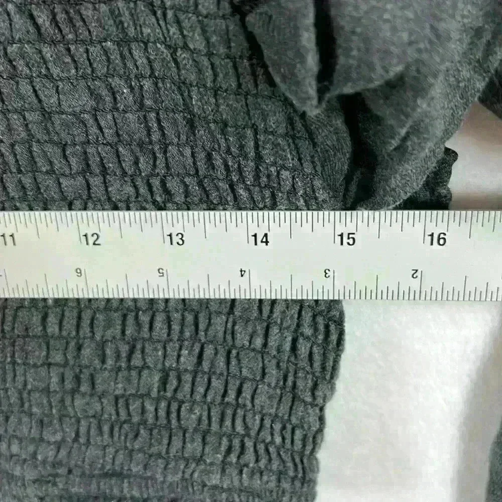 Zara Crop Shirred Elastic Top Size Medium Gray Long Sleeves Ruffled Caps